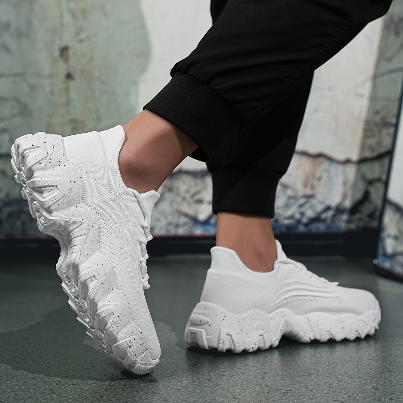 soft bottom shock absorption running shoes mesh breathable lightweight comfortable flying woven shoes wear slip on casual travel walking shoes details 1